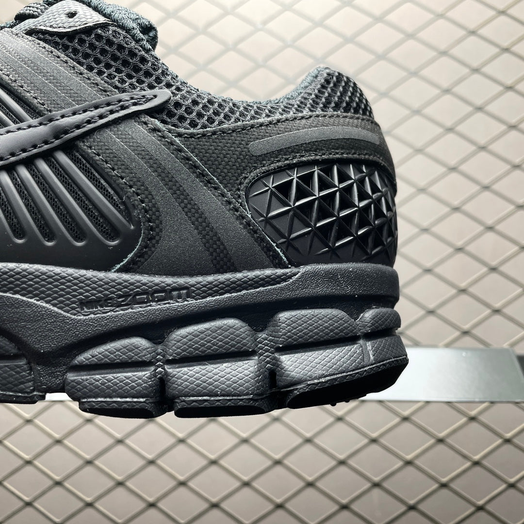 Nike Zoom Vomero 5 "Black"