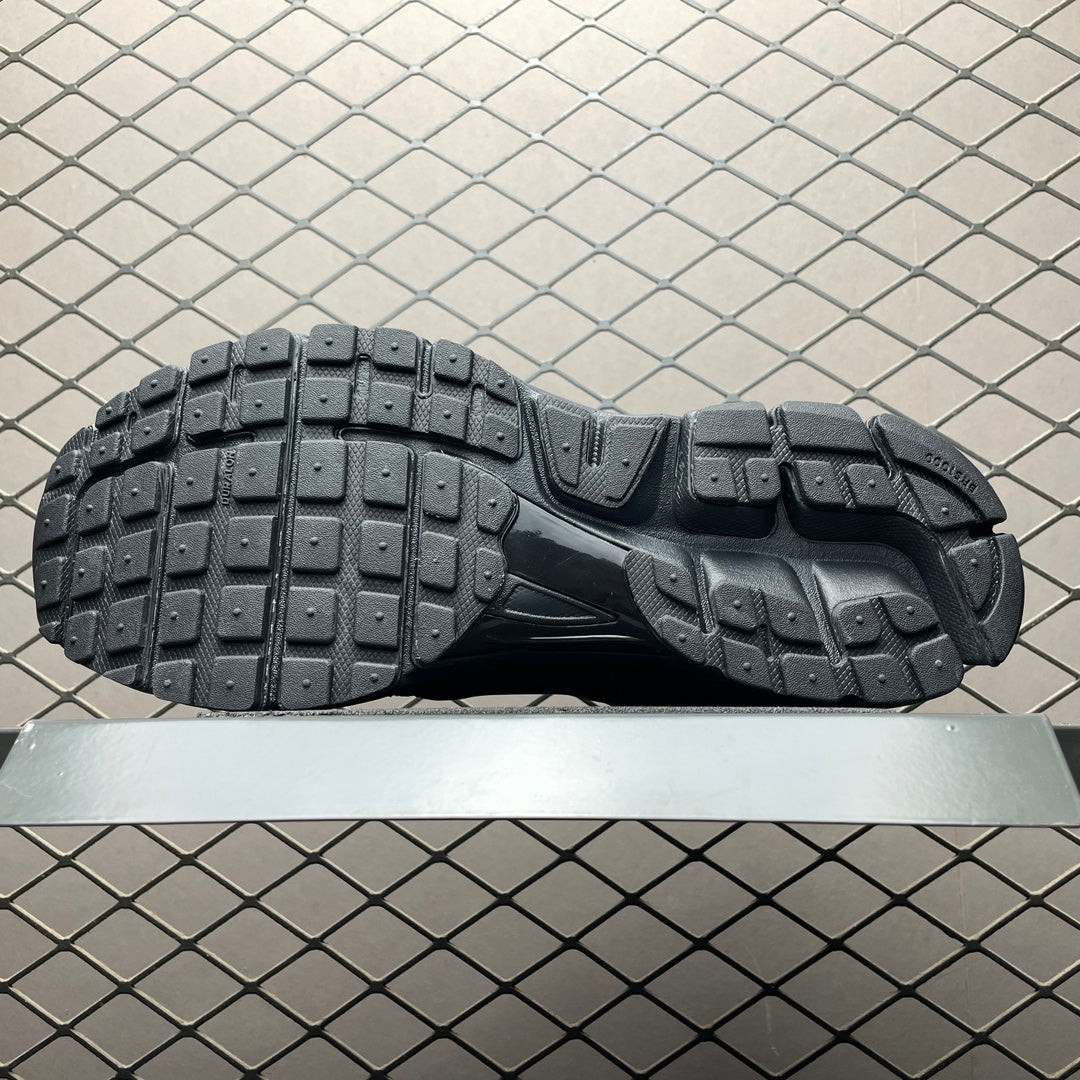 Nike Zoom Vomero 5 "Black"