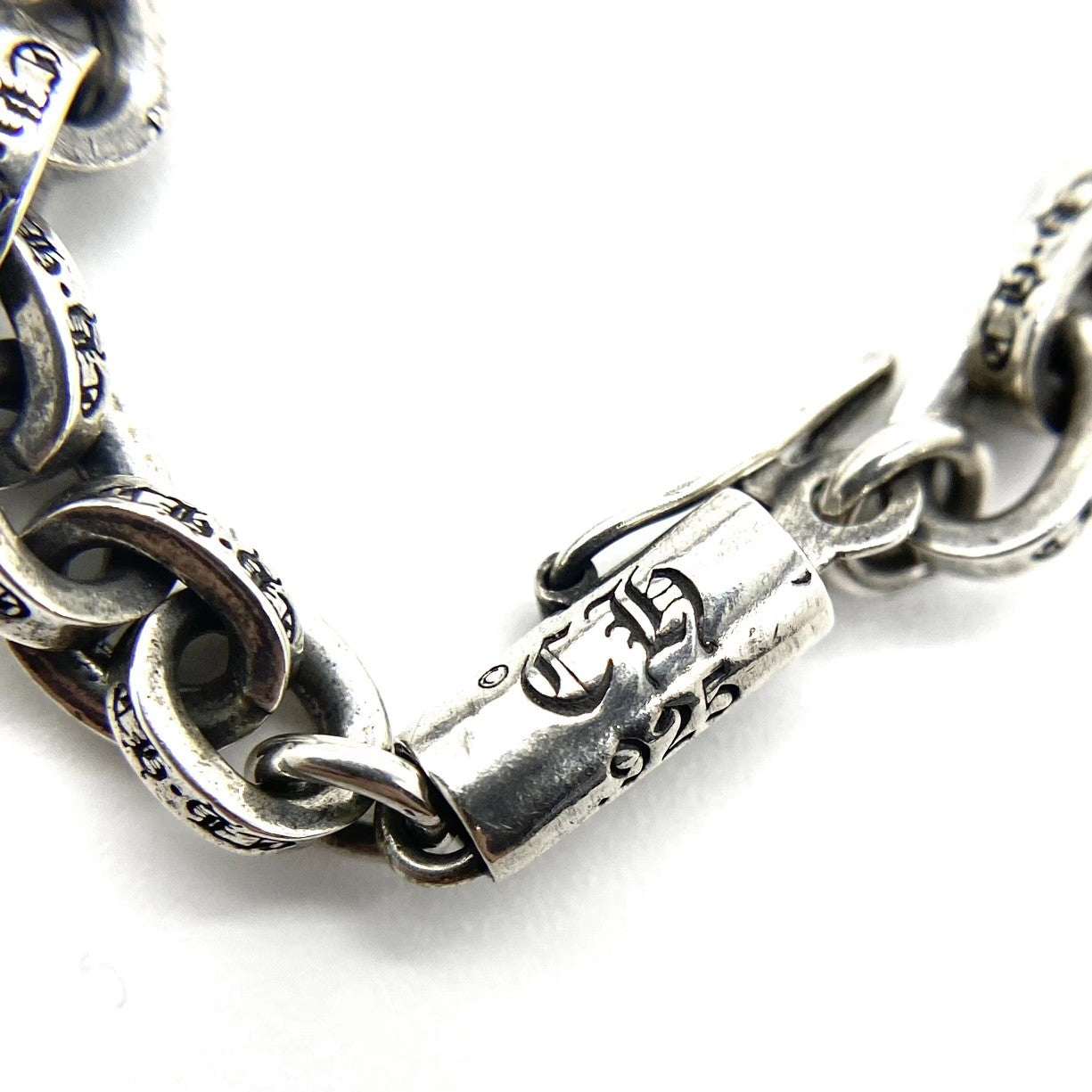 CHROME HEARTS クロムハーツ ディストレスト サークル レター ブレスレット