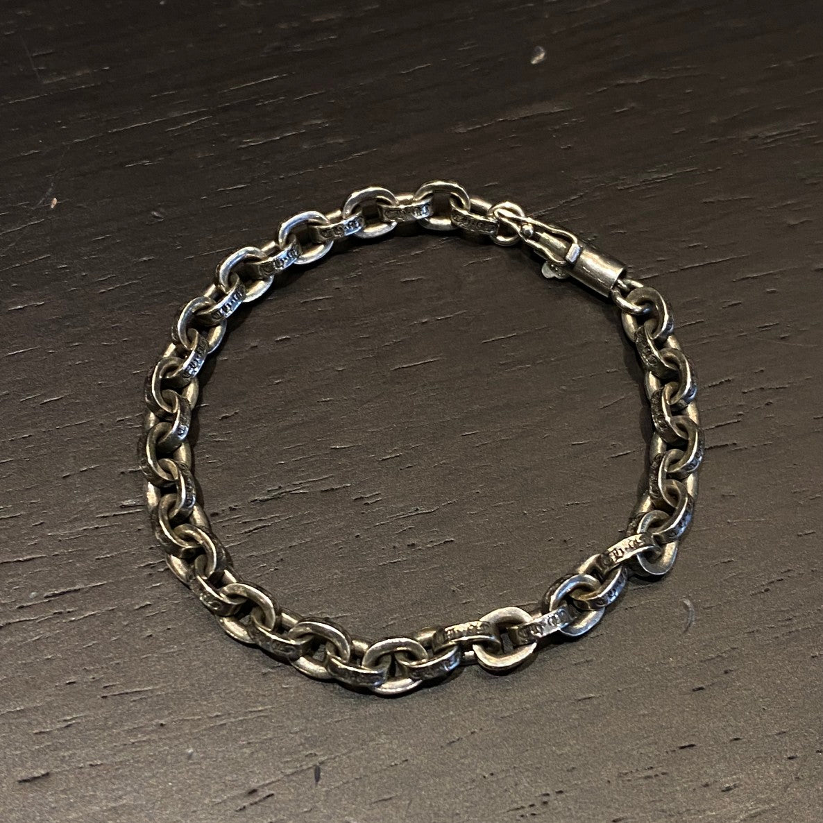 CHROME HEARTS クロムハーツ ディストレスト サークル レター ブレスレット