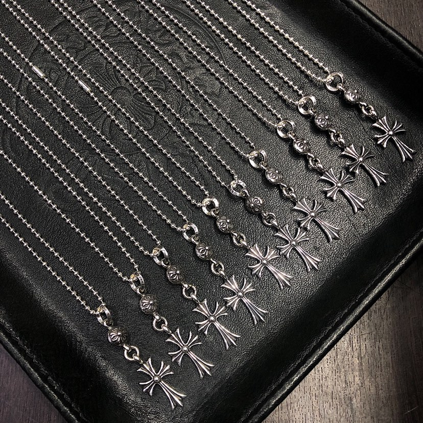 CHROME HEARTS クロムハーツ クラシックなクロスフラワーネックレス