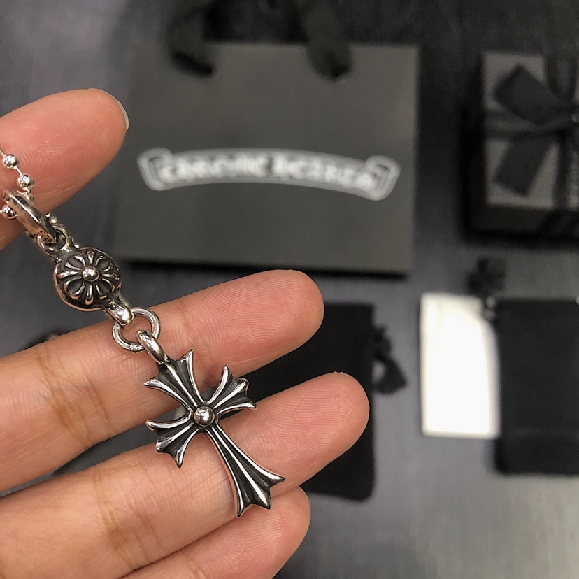 CHROME HEARTS クロムハーツ クラシックなクロスフラワーネックレス