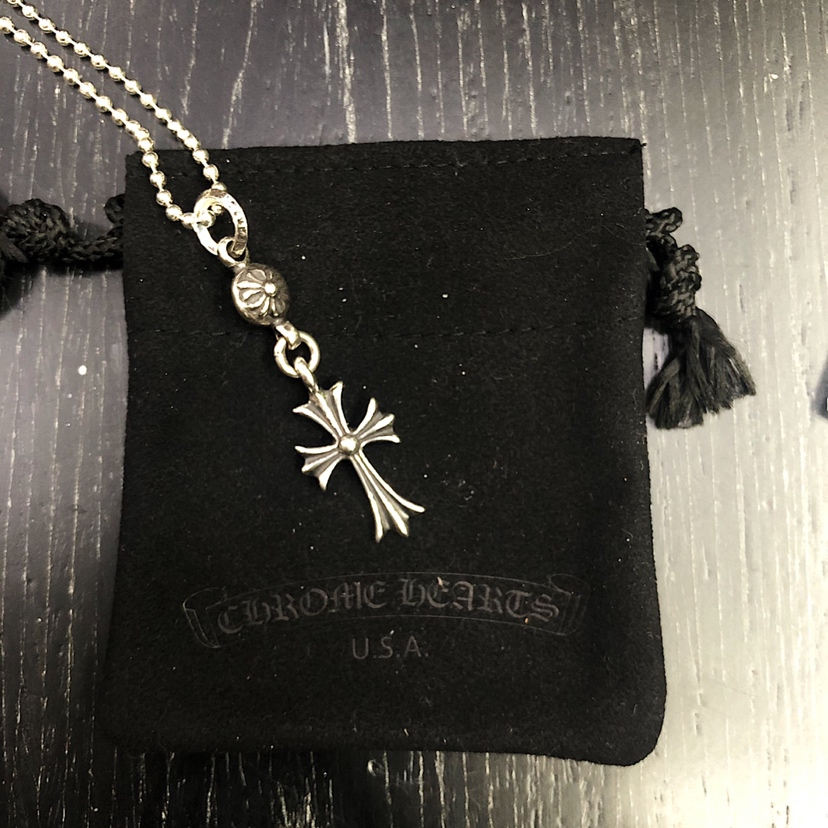 CHROME HEARTS クロムハーツ クラシックなクロスフラワーネックレス