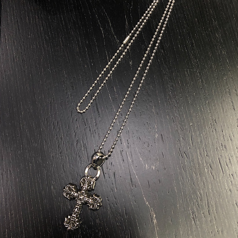 CHROME HEARTS クロムハーツ クラシックなクロスネックレス