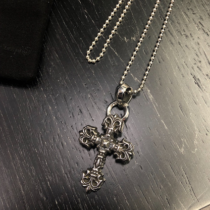 CHROME HEARTS クロムハーツ クラシックなクロスネックレス