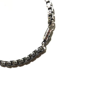 CHROME HEARTS クロムハーツ 四角い文字のブレスレット