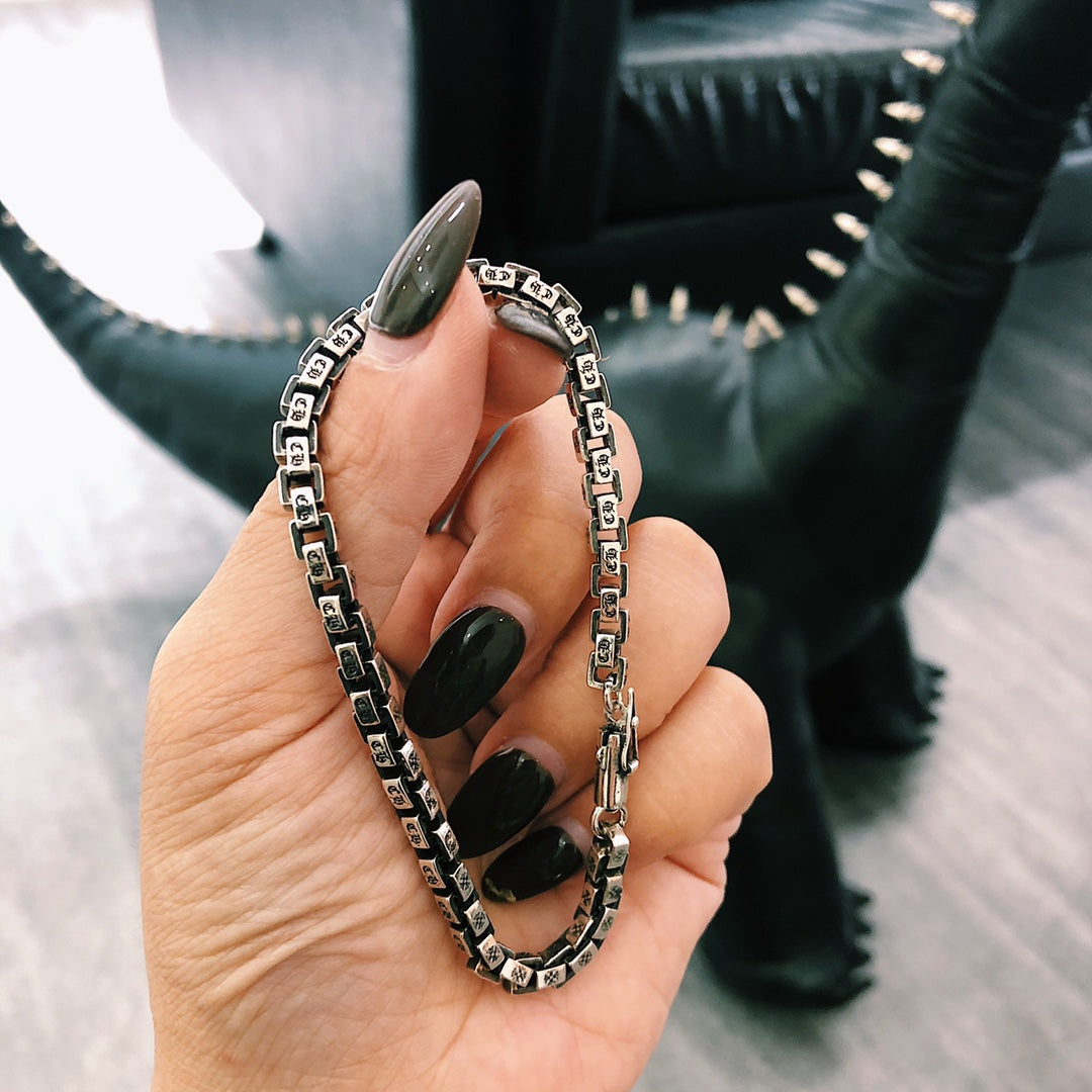 CHROME HEARTS クロムハーツ 四角い文字のブレスレット