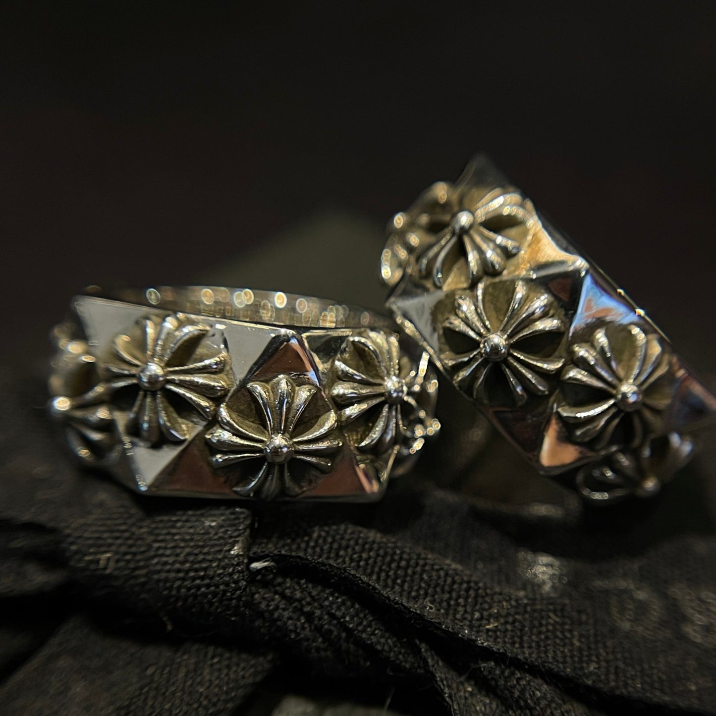 CHROME HEARTS Diamond Cross Flower Ring
