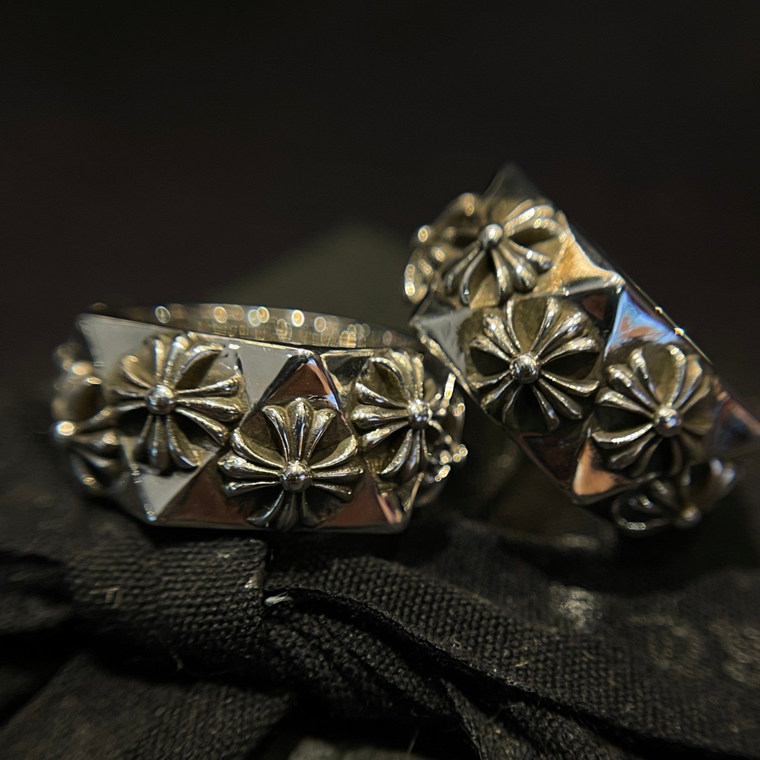 CHROME HEARTS Diamond Cross Flower Ring