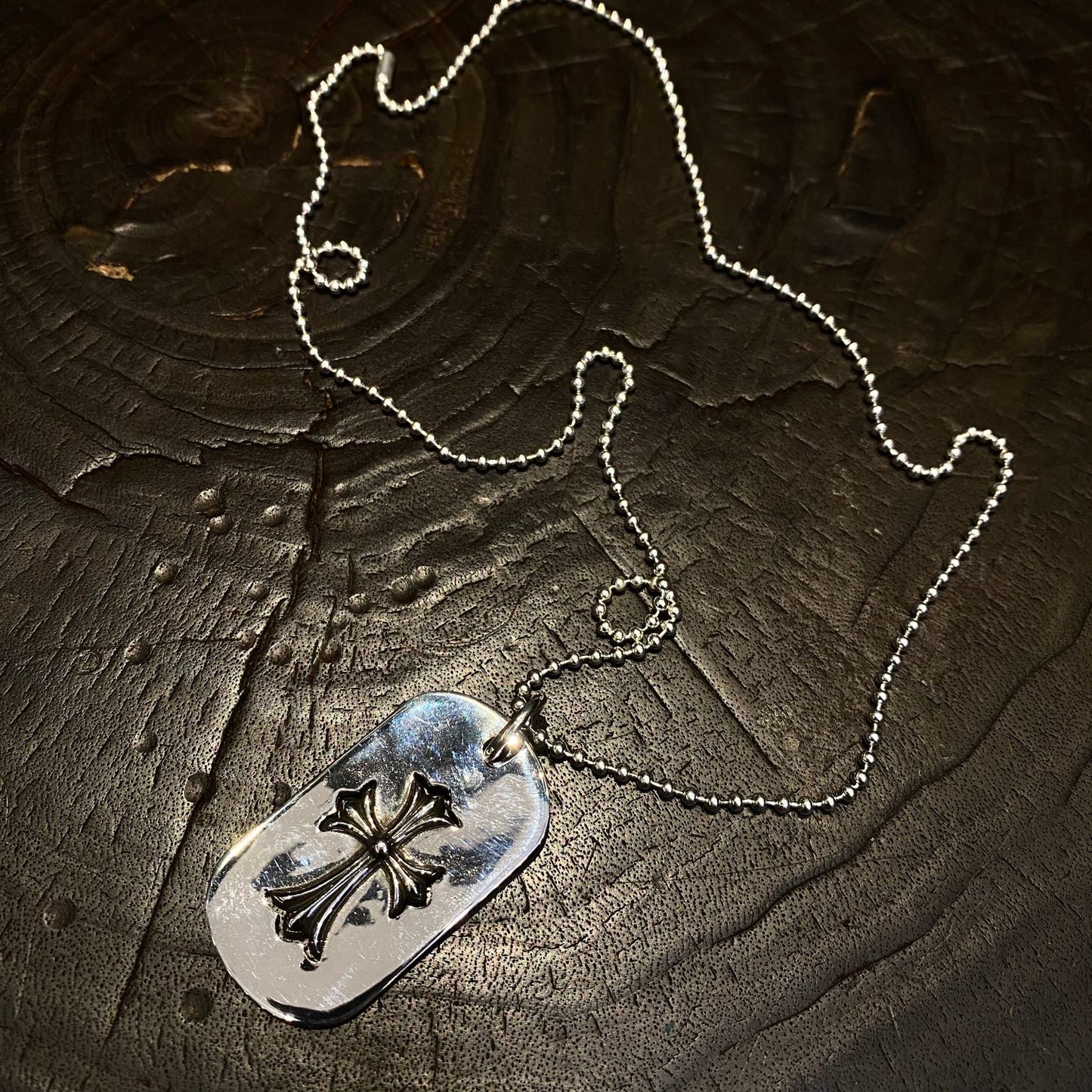 CHROME HEARTS embossed cross pendant