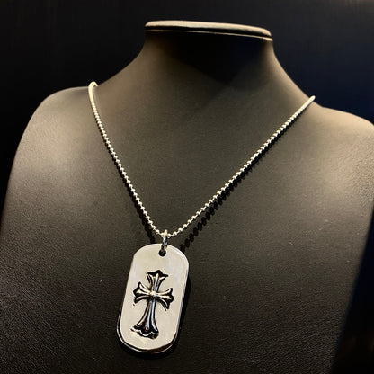 CHROME HEARTS embossed cross pendant