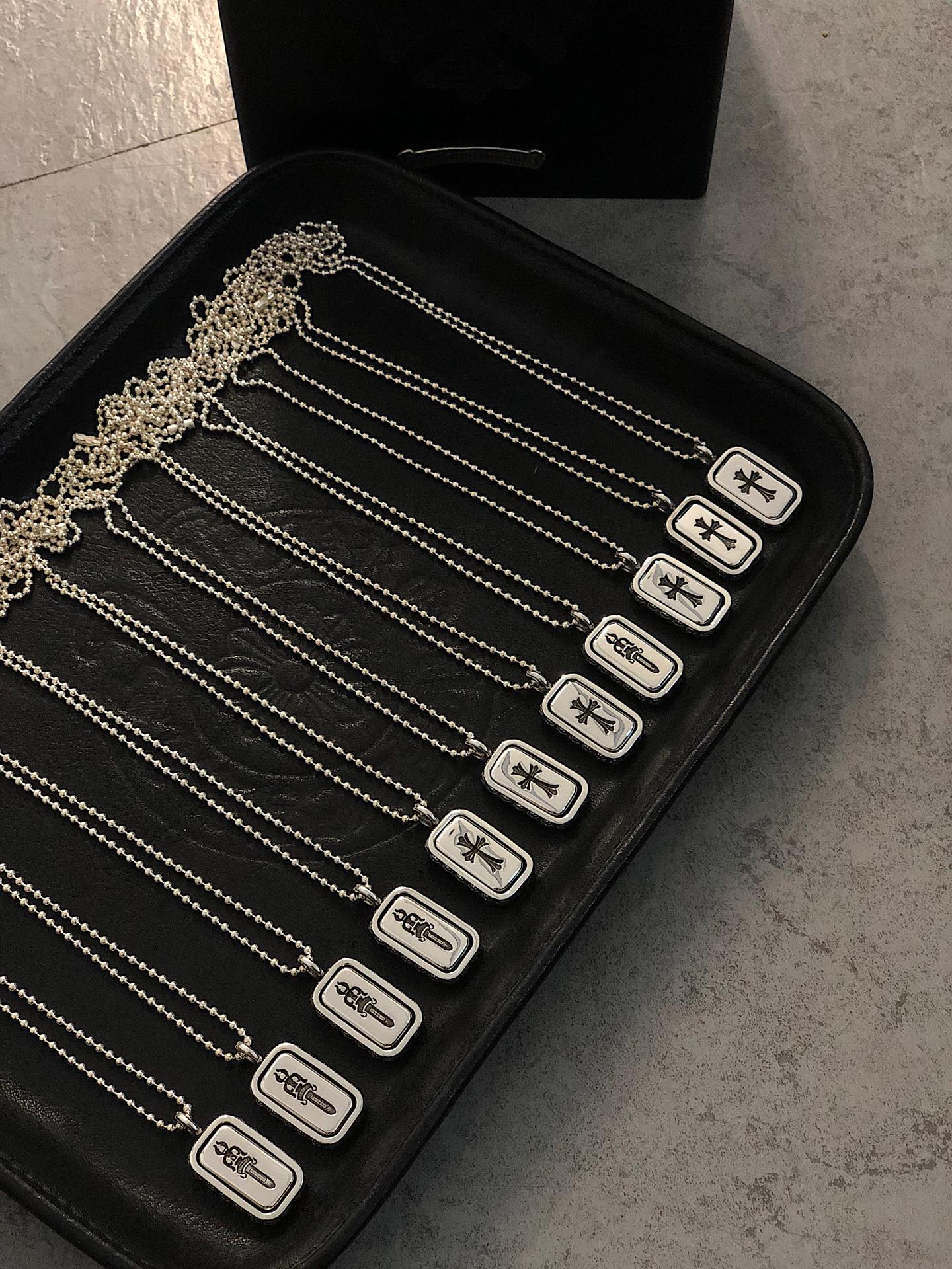 CHROME HEARTS Double-sided rotating square necklace