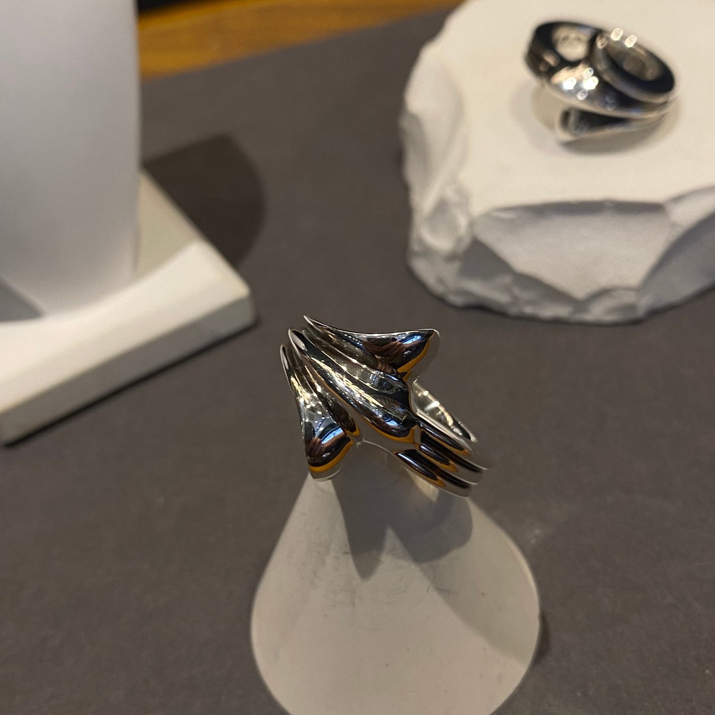 CHROME HEARTS Half Iris Flower Ring