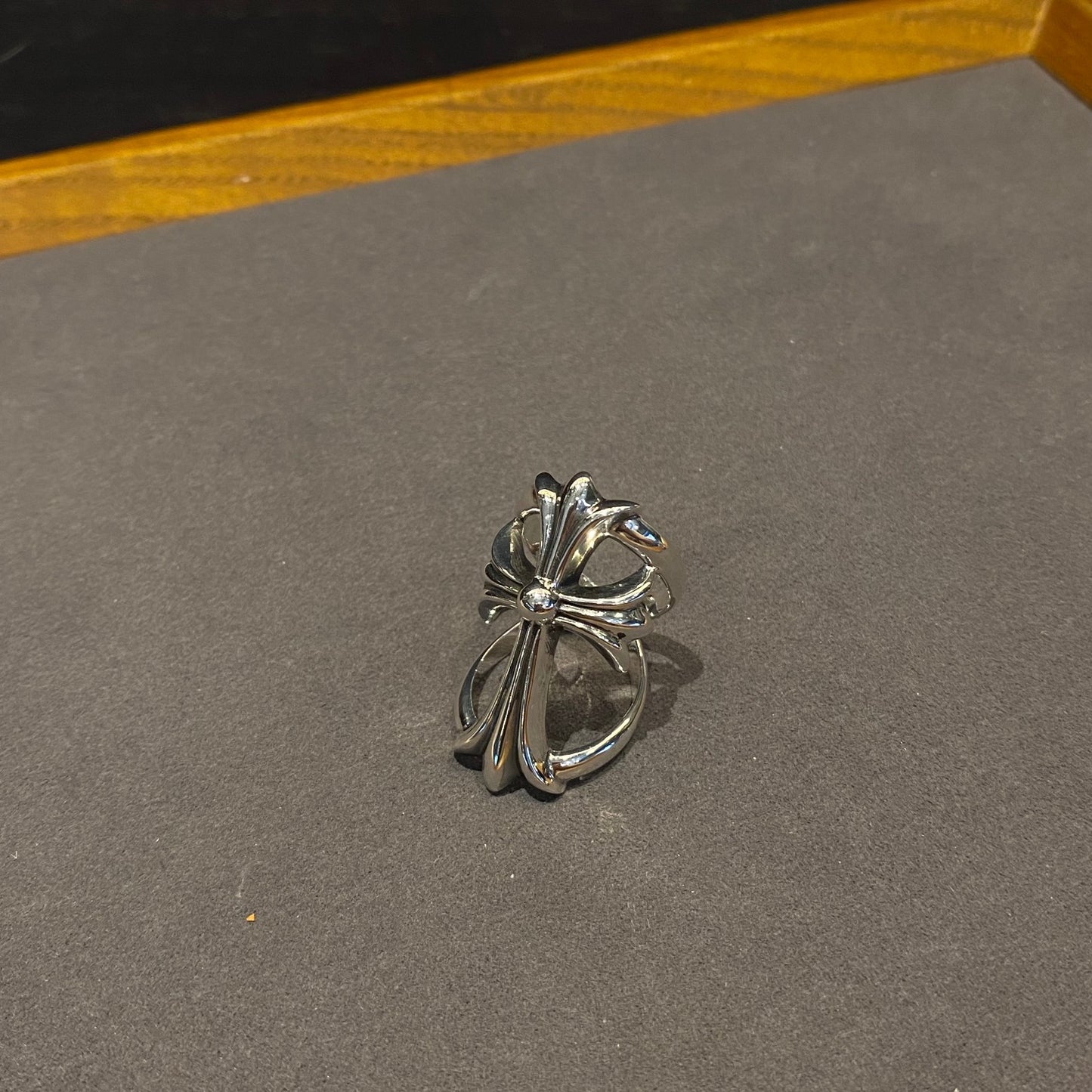 CHROME HEARTS Large Cross Hollow Ring