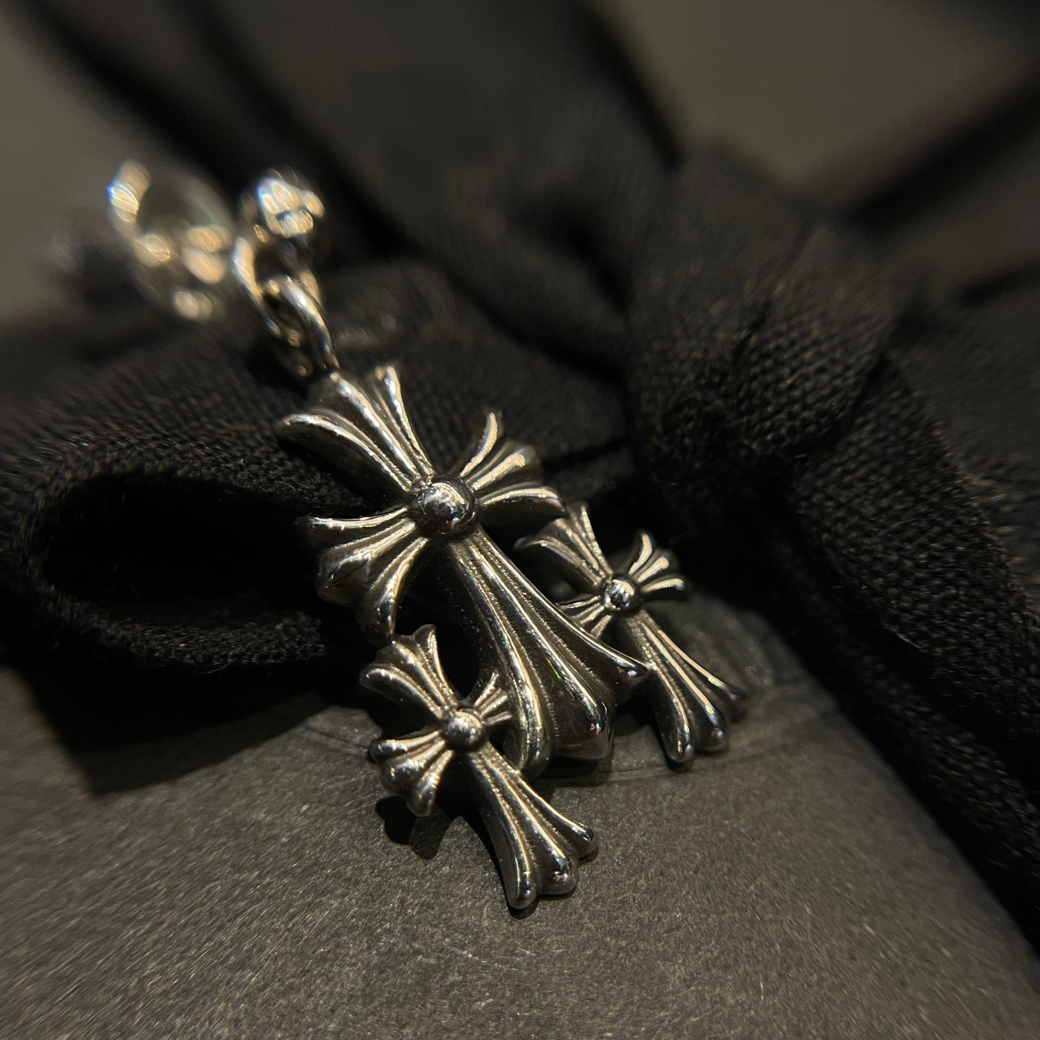 CHROME HEARTS 3 cross earrings