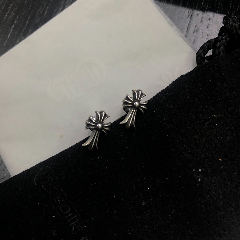 CHROME HEARTS Long Cross Earrings