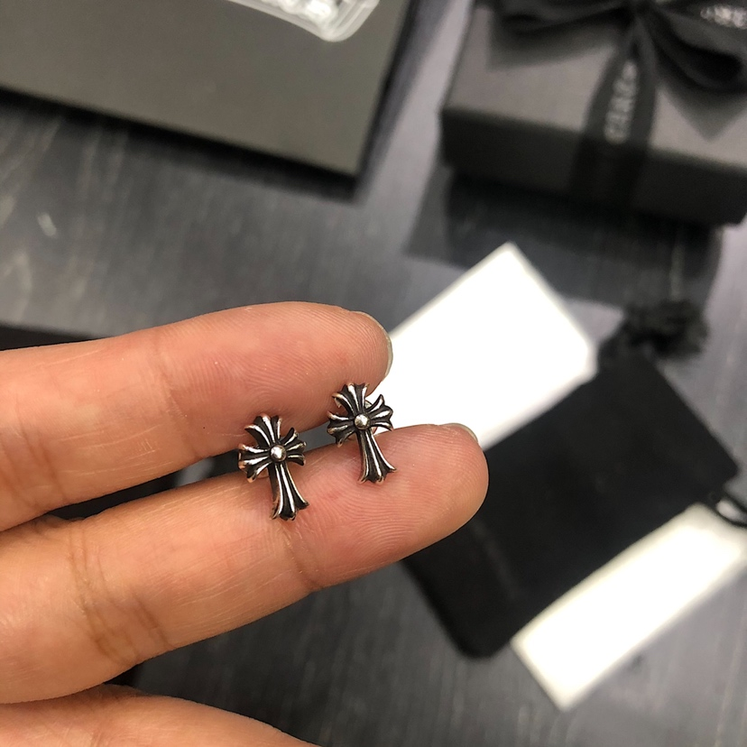 CHROME HEARTS Long Cross Earrings