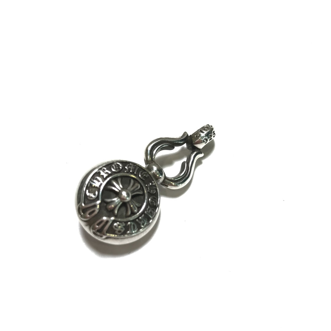 CHROME HEARTS Small Cross Horseshoe Gourd Necklace