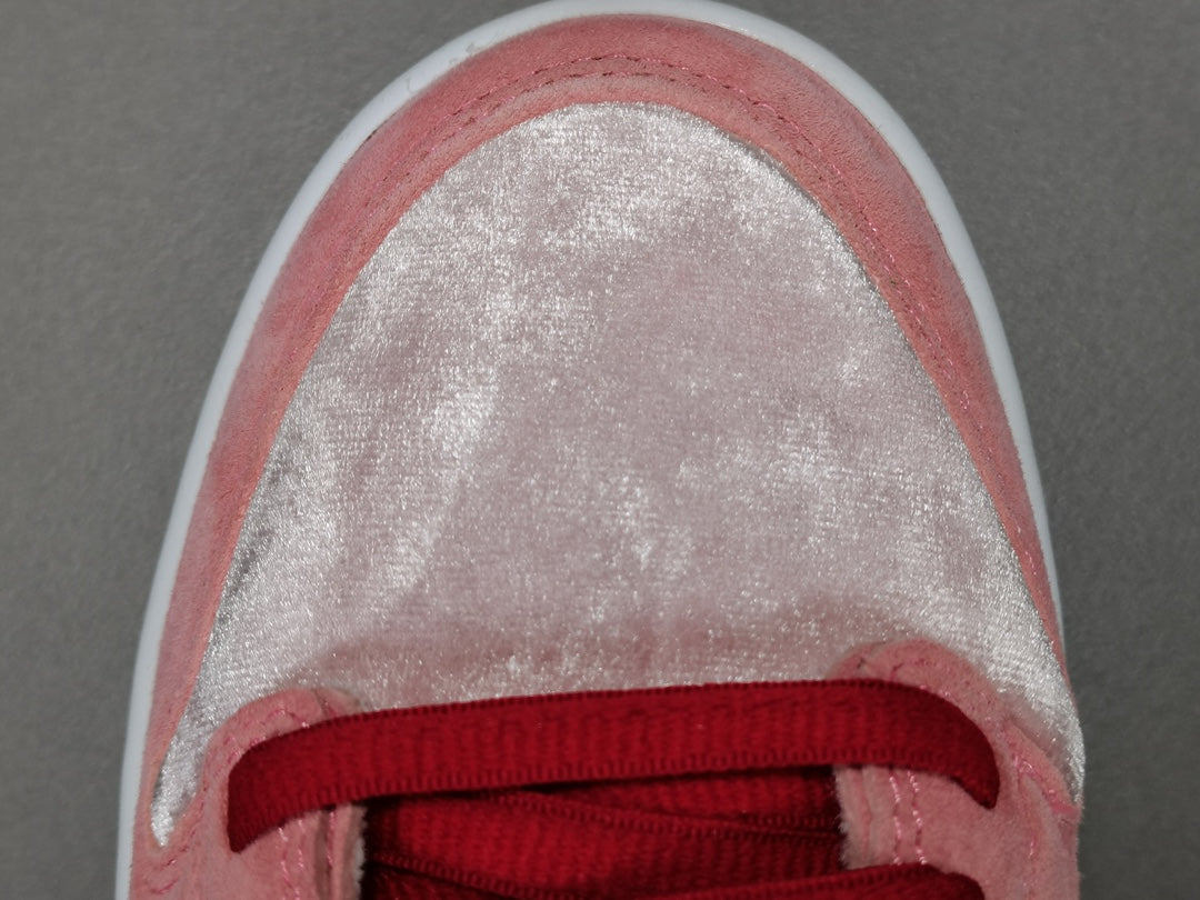 Strangelove × Nike SB Dunk Low "Valentine’s Day"
