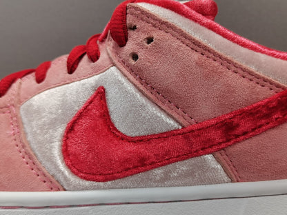 Strangelove × Nike SB Dunk Low "Valentine’s Day"