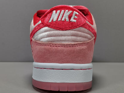 Strangelove × Nike SB Dunk Low "Valentine’s Day"