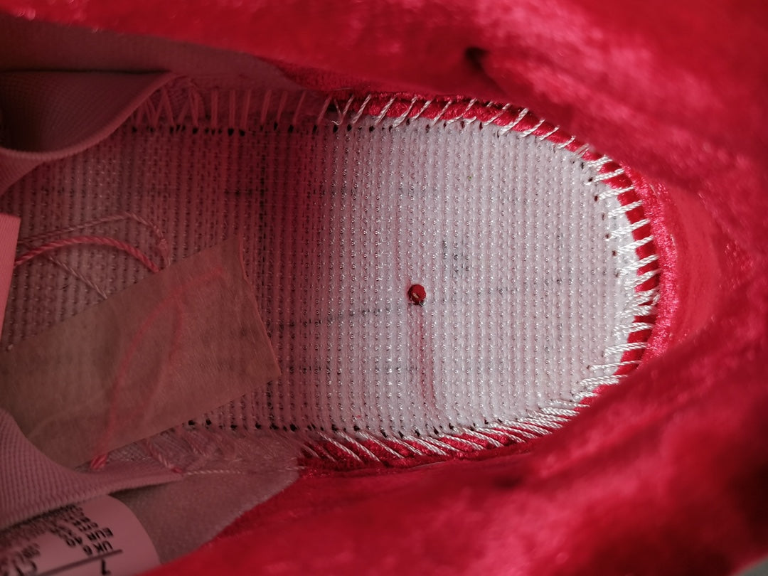Strangelove × Nike SB Dunk Low "Valentine’s Day"