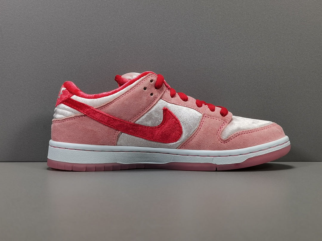Strangelove × Nike SB Dunk Low "Valentine’s Day"