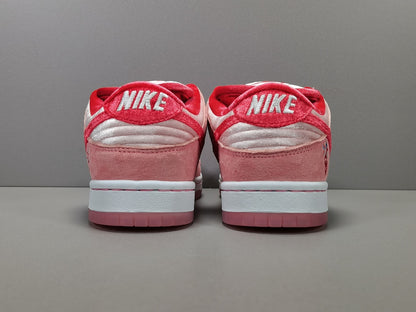 Strangelove × Nike SB Dunk Low "Valentine’s Day"