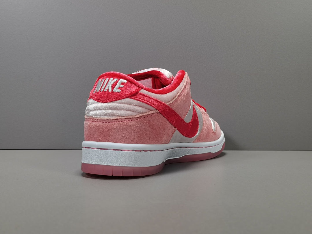 Strangelove × Nike SB Dunk Low "Valentine’s Day"