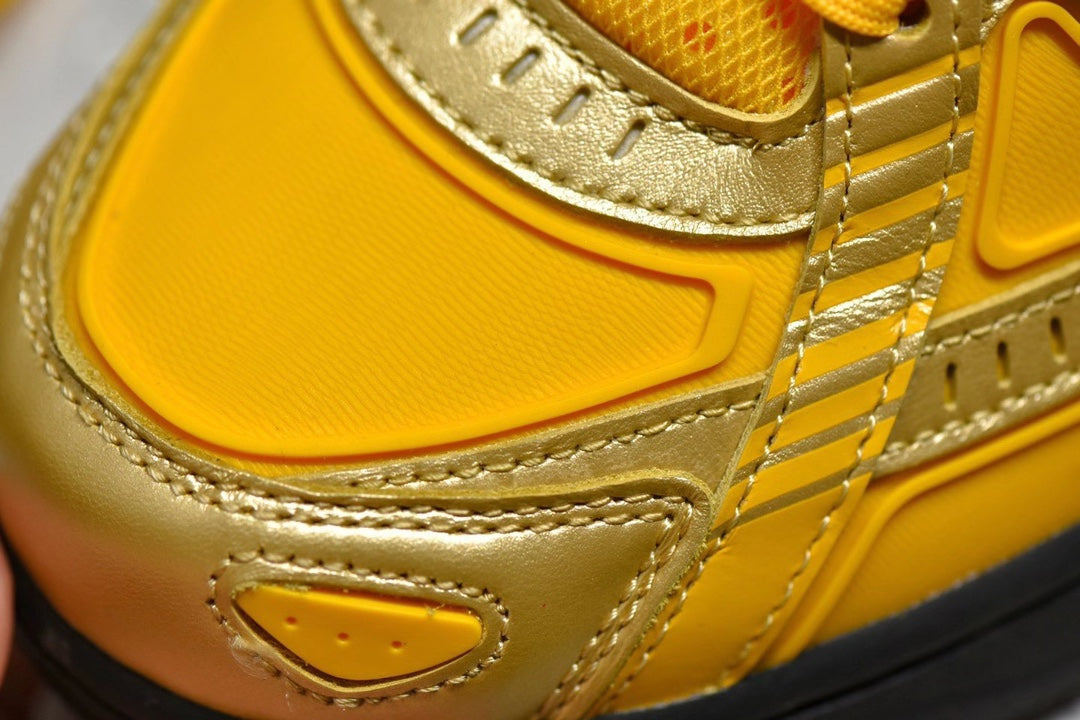 Off-White × Nike Air Rubber Dunk "University Gold"