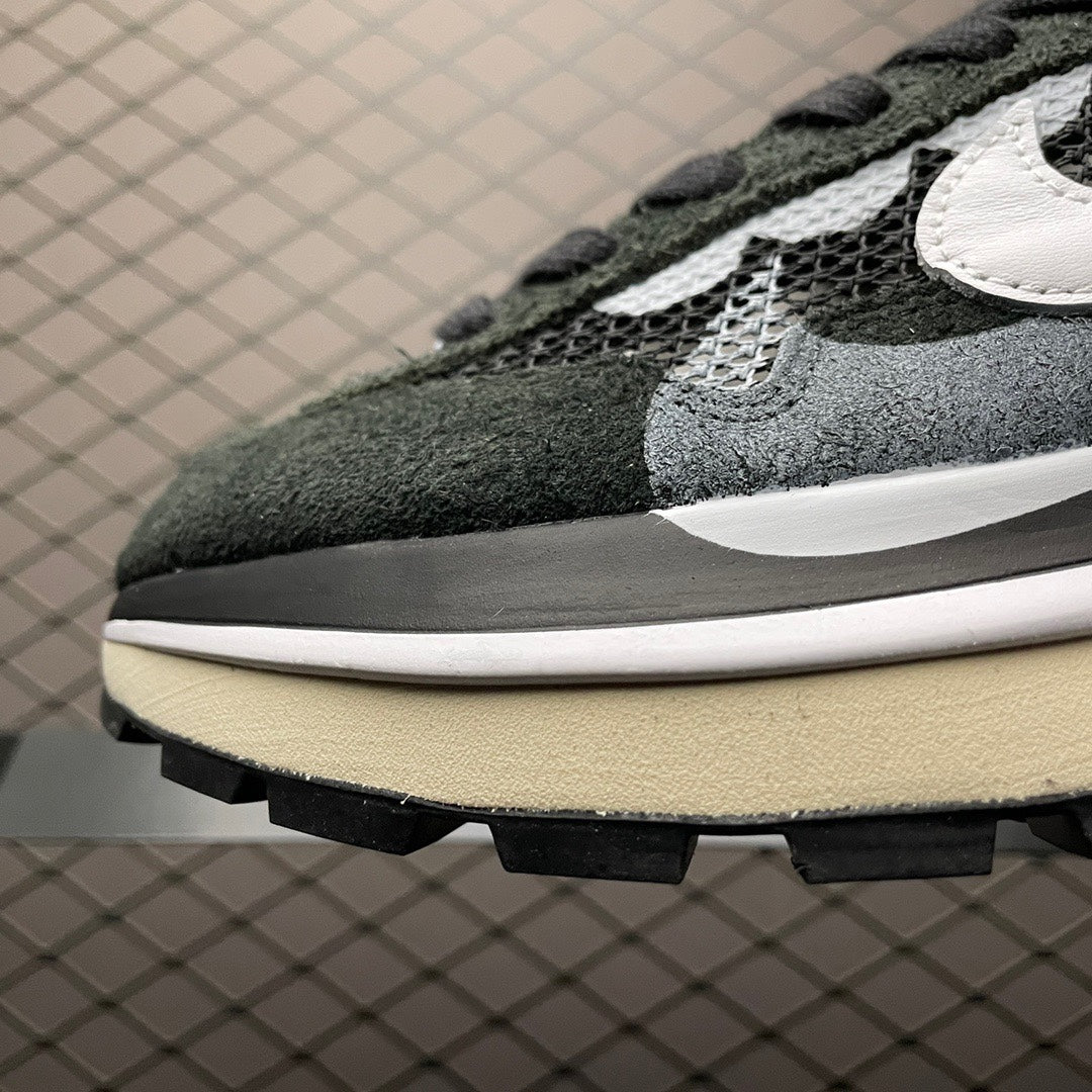sacai × Nike Vapor Waffle "Black and White"