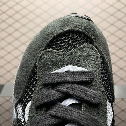 sacai × Nike Vapor Waffle "Black and White"