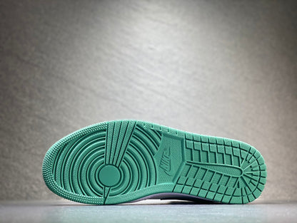 NIKE WMNS AIR JORDAN 1 MID SE "DUTCH GREEN"