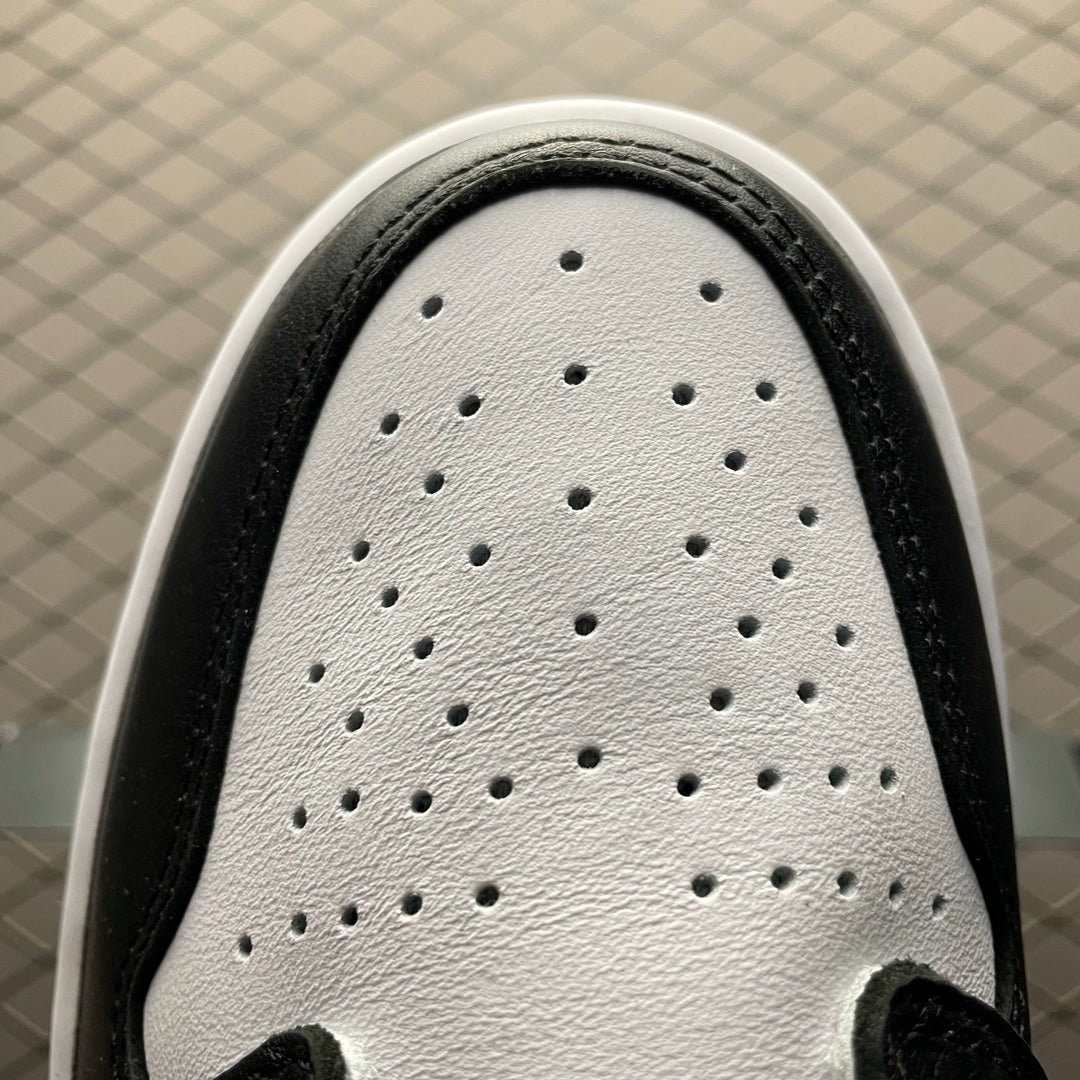 Nike Air Jordan 1 Low "Black Toe"