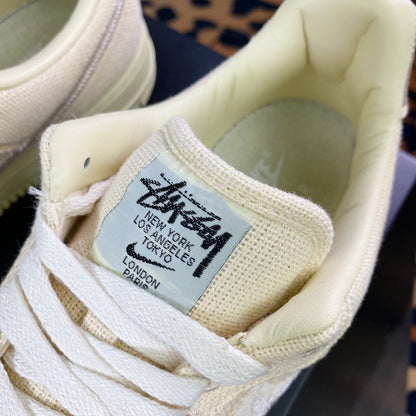 STUSSY × NIKE AIR FORCE 1 LOW "FOSSIL STONE"