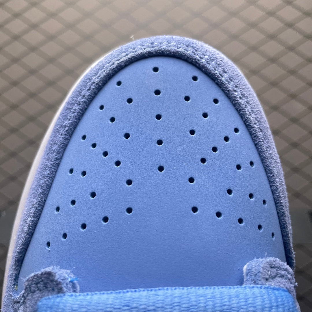 Nike SB Dunk Low Pro "Philadelphia Phillies/Valor Blue and Team Maroon"