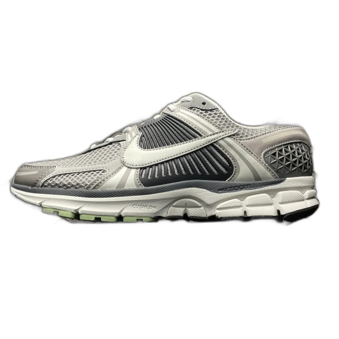 Nike WMNS Zoom Vomero 5 "Cobblestone and Flat Pewter"