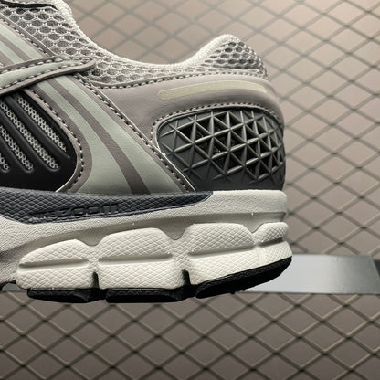 Nike WMNS Zoom Vomero 5 "Cobblestone and Flat Pewter"