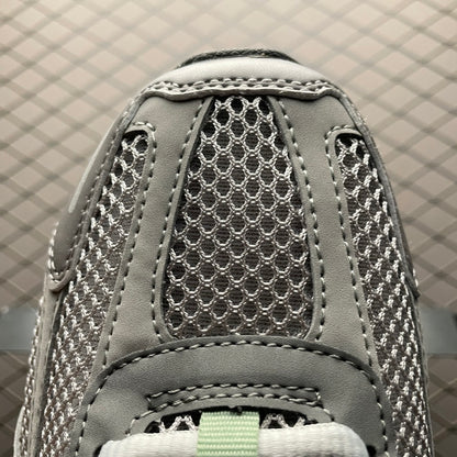 Nike WMNS Zoom Vomero 5 "Cobblestone and Flat Pewter"