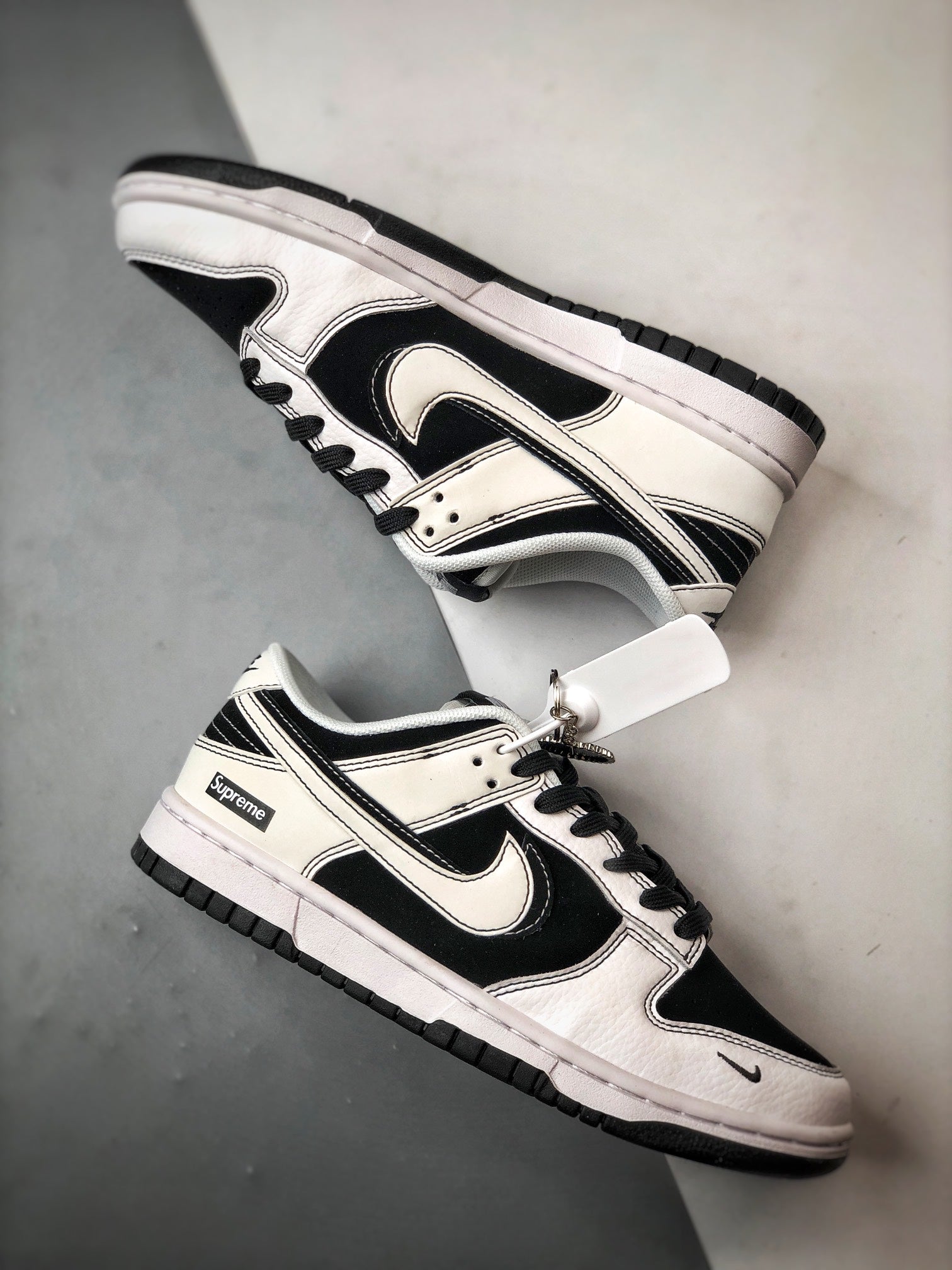 Supreme x NK Dunk Low Retro