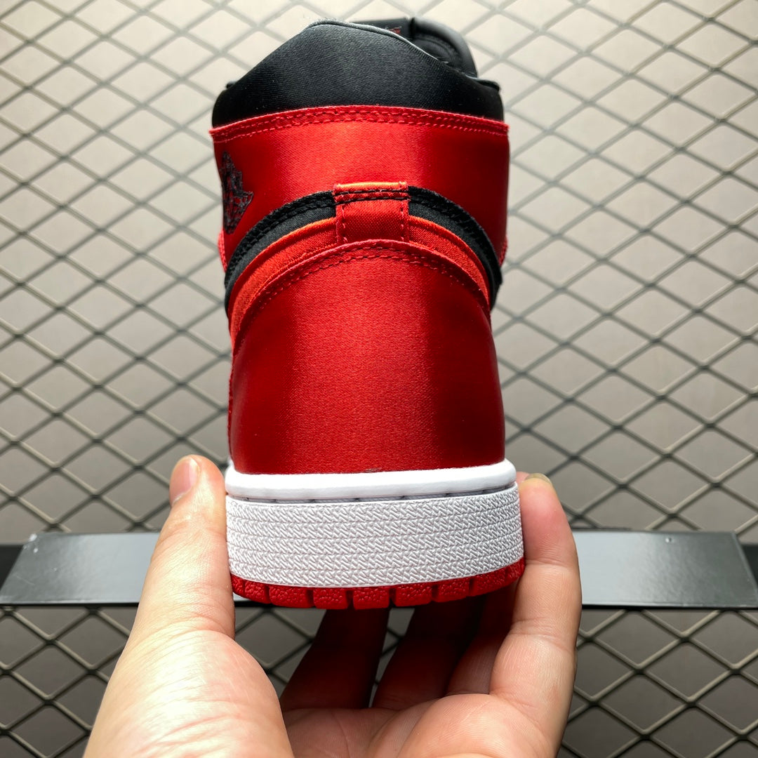 Nike Air Jordan 1 Retro High OG "Satin Bred"