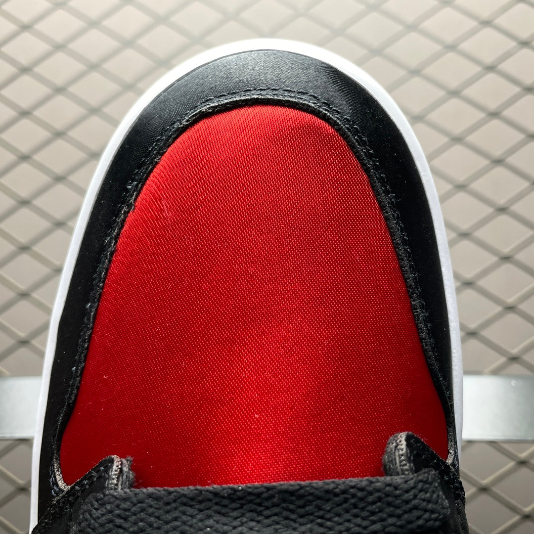 Nike Air Jordan 1 Retro High OG "Satin Bred"