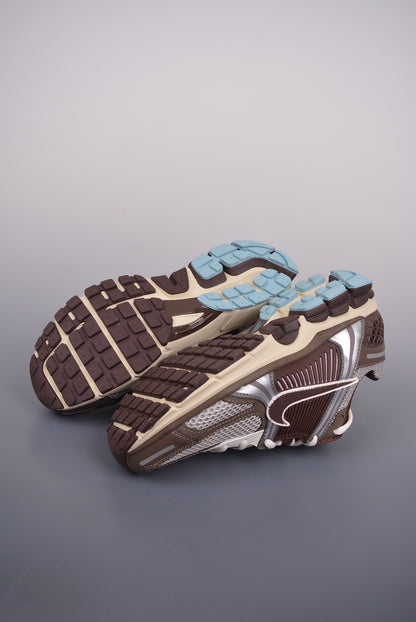 Nike Zoom Vomero 5 Earth Fossil