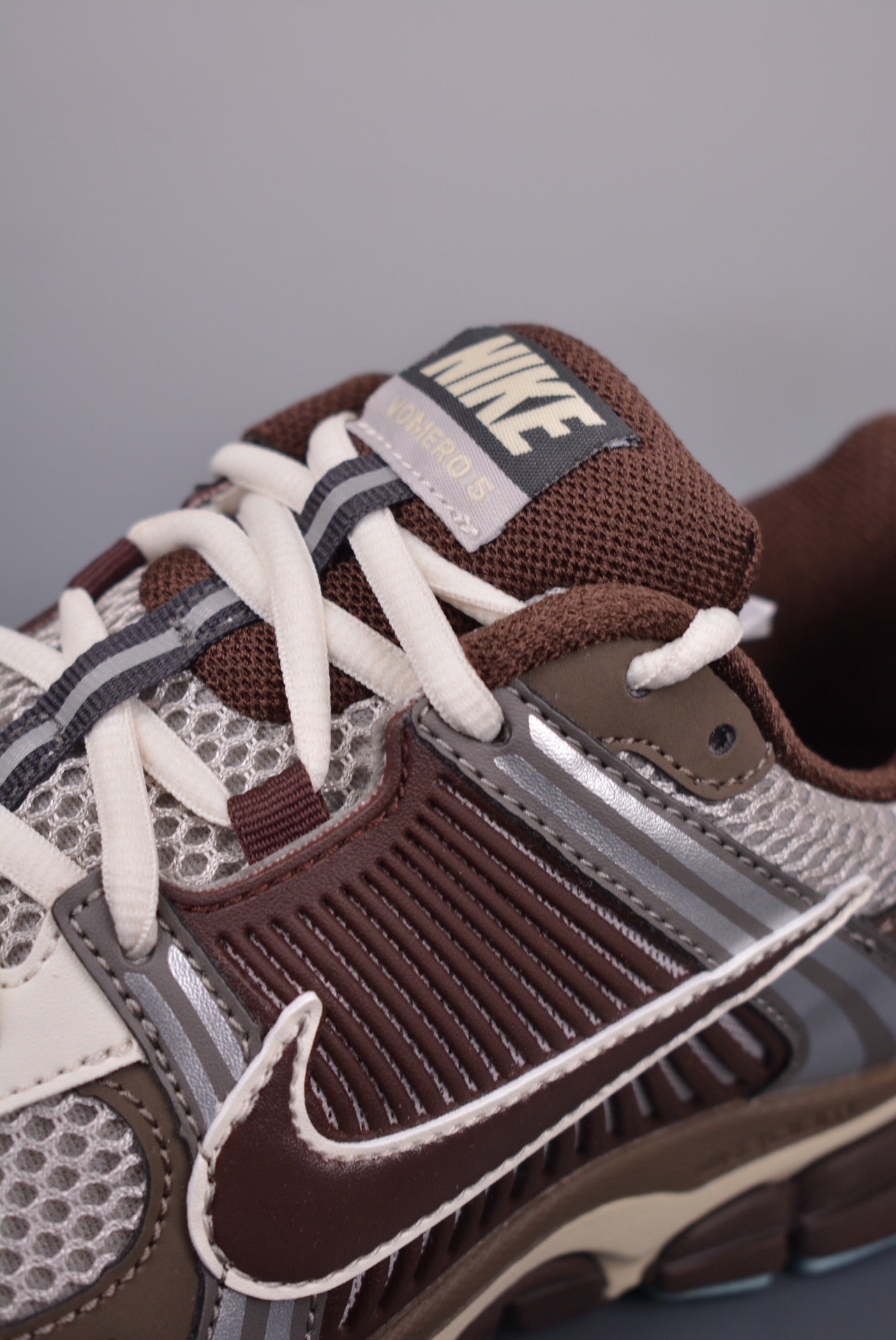 Nike Zoom Vomero 5 Earth Fossil