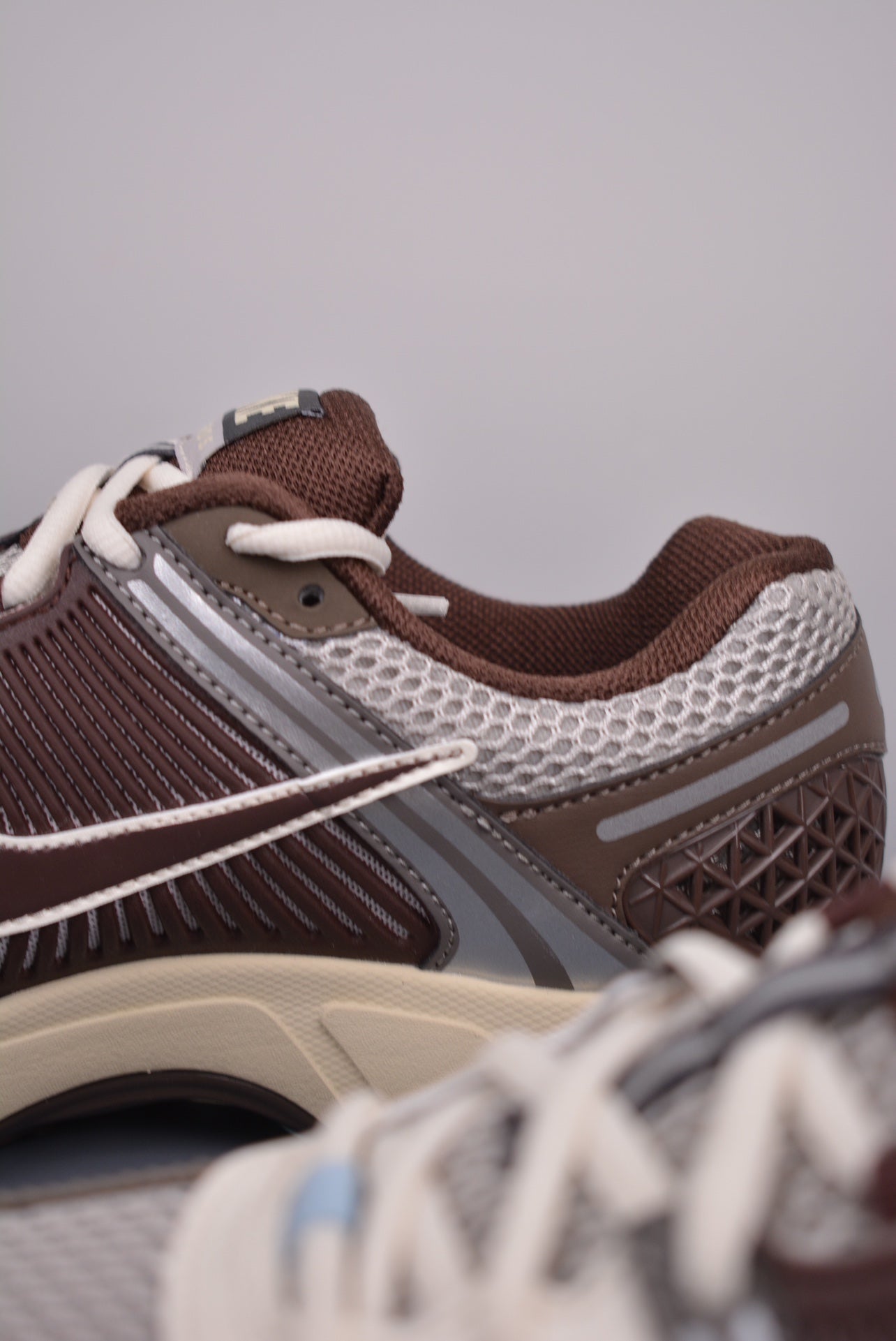 Nike Zoom Vomero 5 Earth Fossil
