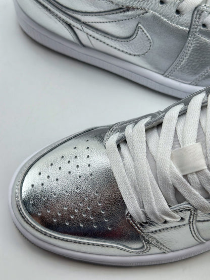 Nike WMNS Air Jordan 1 Low SE "Metallic Silver
