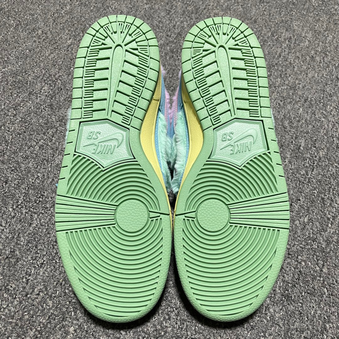 VERDY × Nike SB Dunk Low Pro QS "Visty/Blue Gaze and Enamel Green"