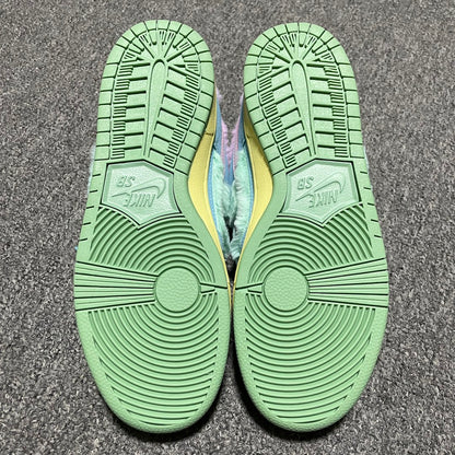 VERDY × Nike SB Dunk Low Pro QS "Visty/Blue Gaze and Enamel Green"
