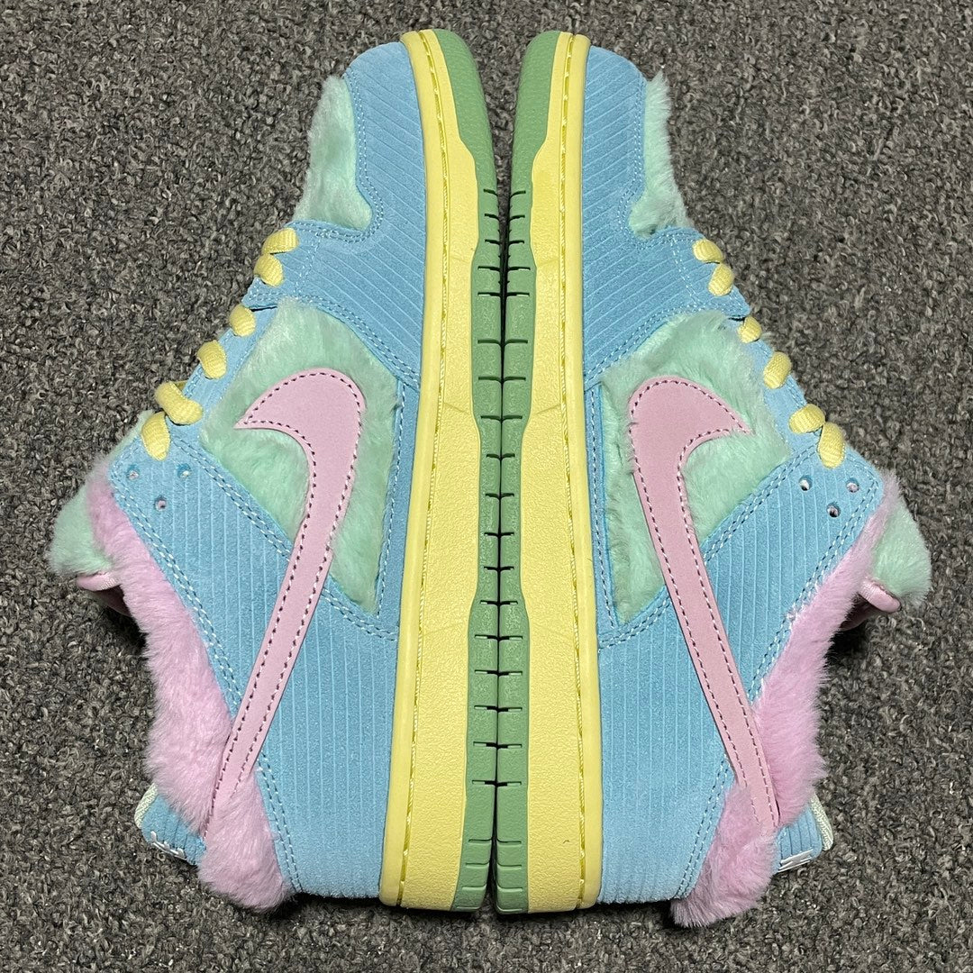 VERDY × Nike SB Dunk Low Pro QS "Visty/Blue Gaze and Enamel Green"
