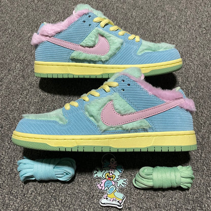 VERDY × Nike SB Dunk Low Pro QS "Visty/Blue Gaze and Enamel Green"